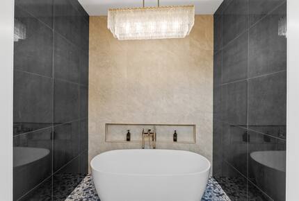 Luxury Brookside Retreat with Pool & Hot Tub - Tulsa, Oklahoma