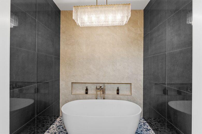 Luxury Brookside Retreat with Pool & Hot Tub - Tulsa, Oklahoma