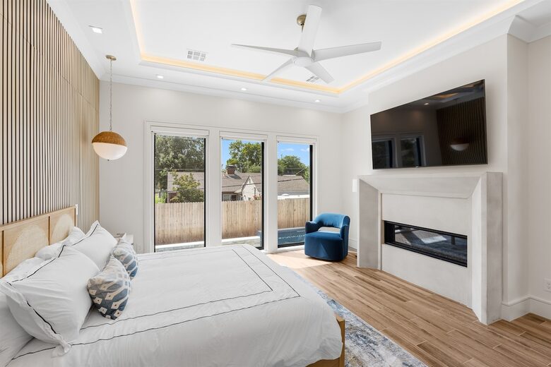 Luxury Brookside Retreat with Pool & Hot Tub - Tulsa, Oklahoma