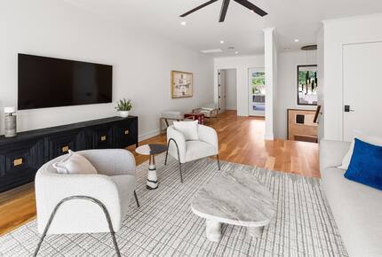 Luxury Brookside Retreat with Pool & Hot Tub - Tulsa, Oklahoma