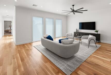 Luxury Brookside Retreat with Pool & Hot Tub - Tulsa, Oklahoma