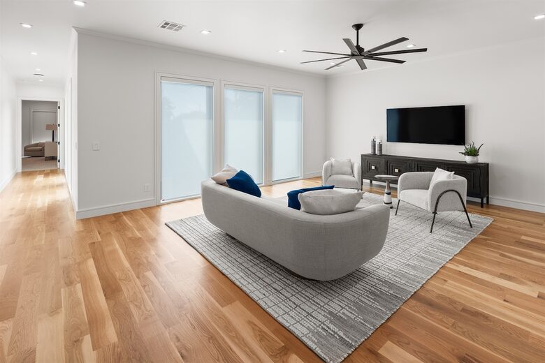 Luxury Brookside Retreat with Pool & Hot Tub - Tulsa, Oklahoma