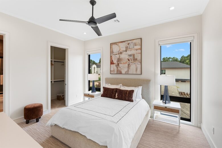 Luxury Brookside Retreat with Pool & Hot Tub - Tulsa, Oklahoma