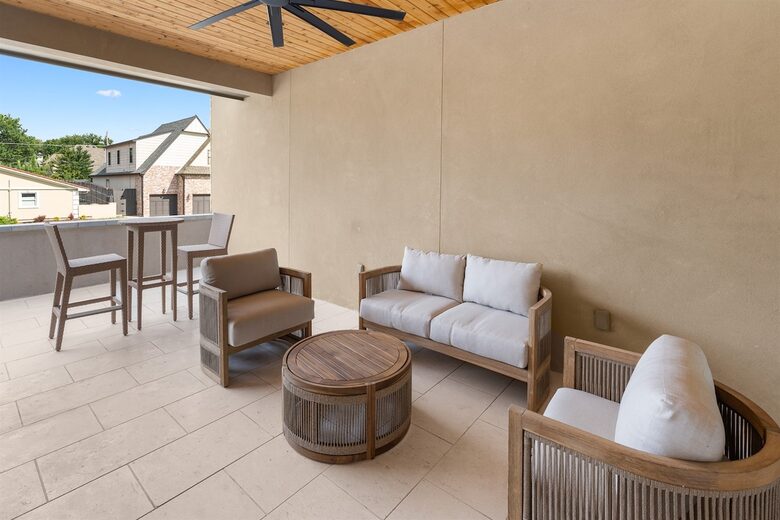 Luxury Brookside Retreat with Pool & Hot Tub - Tulsa, Oklahoma