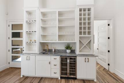 Luxury Brookside Retreat with Pool & Hot Tub - Tulsa, Oklahoma