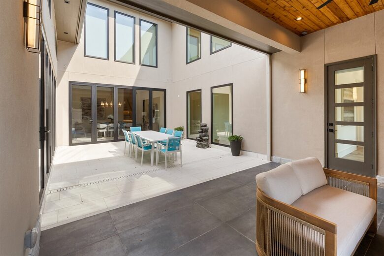 Luxury Brookside Retreat with Pool & Hot Tub - Tulsa, Oklahoma