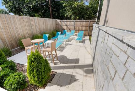 Luxury Brookside Retreat with Pool & Hot Tub - Tulsa, Oklahoma