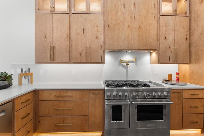 Luxury Brookside Retreat with Pool & Hot Tub - Tulsa, Oklahoma