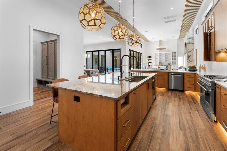 Luxury Brookside Retreat with Pool & Hot Tub - Tulsa, Oklahoma