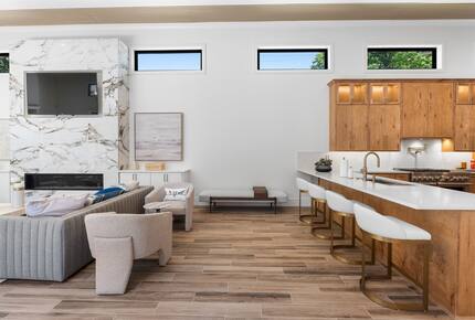 Luxury Brookside Retreat with Pool & Hot Tub - Tulsa, Oklahoma