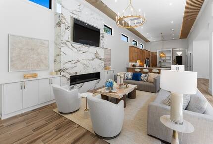 Luxury Brookside Retreat with Pool & Hot Tub - Tulsa, Oklahoma