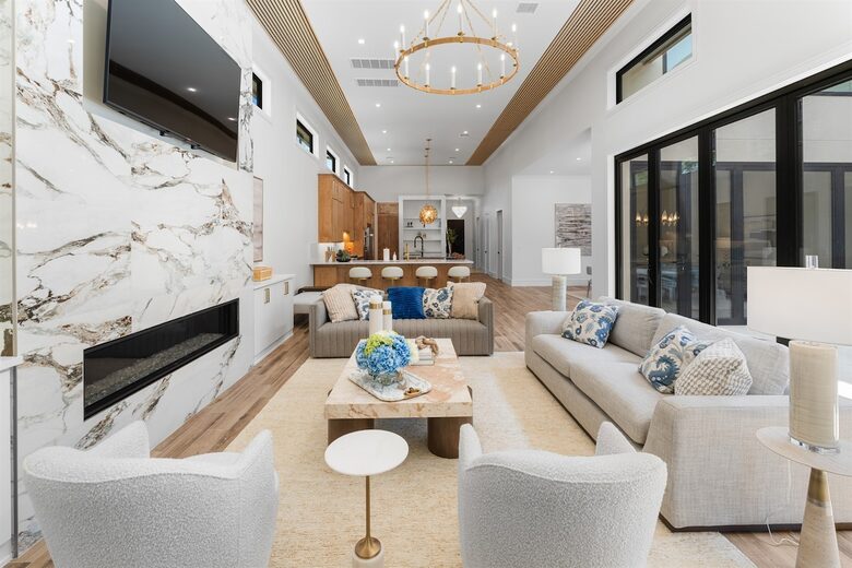 Luxury Brookside Retreat with Pool & Hot Tub - Tulsa, Oklahoma