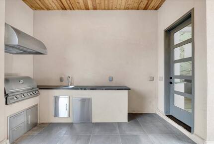 Luxury Brookside Retreat with Pool & Hot Tub - Tulsa, Oklahoma