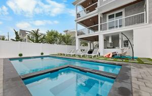 Modern Beach Haven Escape with Endless Amenities - Beach Haven, New Jersey