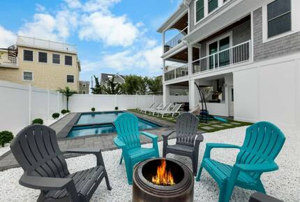 Modern Beach Haven Escape with Endless Amenities - Beach Haven, New Jersey