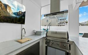 Modern Beach Haven Escape with Endless Amenities - Beach Haven, New Jersey