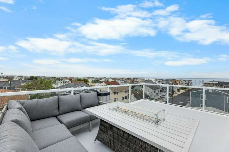 Modern Beach Haven Escape with Endless Amenities - Beach Haven, New Jersey