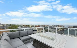 Modern Beach Haven Escape with Endless Amenities - Beach Haven, New Jersey