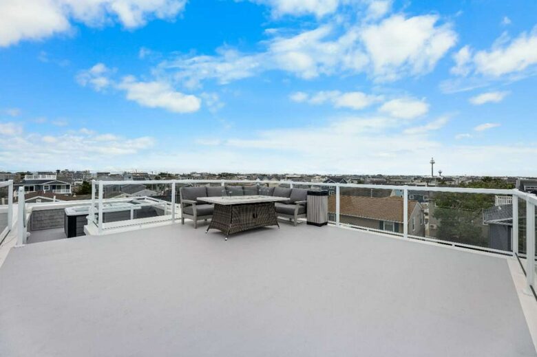 Modern Beach Haven Escape with Endless Amenities - Beach Haven, New Jersey