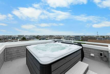 Modern Beach Haven Escape with Endless Amenities - Beach Haven, New Jersey