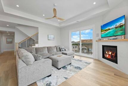 Modern Beach Haven Escape with Endless Amenities - Beach Haven, New Jersey