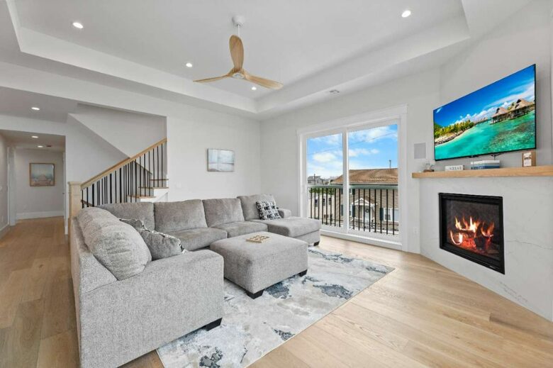 Modern Beach Haven Escape with Endless Amenities - Beach Haven, New Jersey