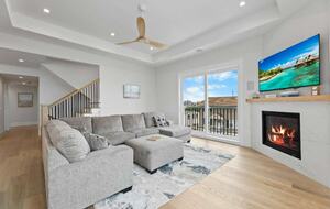 Modern Beach Haven Escape with Endless Amenities - Beach Haven, New Jersey