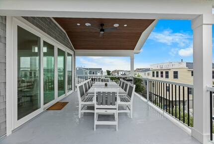 Modern Beach Haven Escape with Endless Amenities - Beach Haven, New Jersey