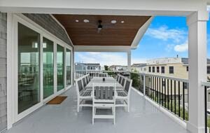 Modern Beach Haven Escape with Endless Amenities - Beach Haven, New Jersey