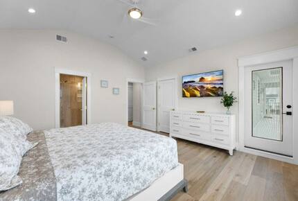 Modern Beach Haven Escape with Endless Amenities - Beach Haven, New Jersey