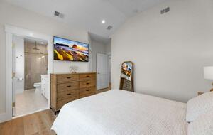 Modern Beach Haven Escape with Endless Amenities - Beach Haven, New Jersey