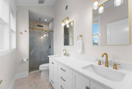 Modern Beach Haven Escape with Endless Amenities - Beach Haven, New Jersey