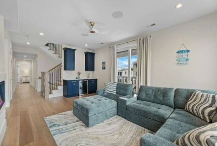 Modern Beach Haven Escape with Endless Amenities - Beach Haven, New Jersey