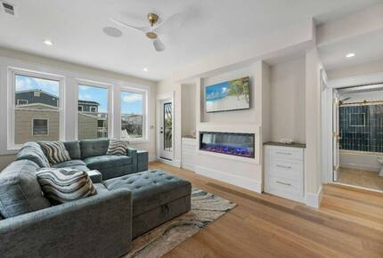 Modern Beach Haven Escape with Endless Amenities - Beach Haven, New Jersey