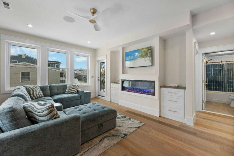 Modern Beach Haven Escape with Endless Amenities - Beach Haven, New Jersey