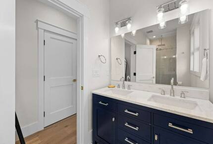 Modern Beach Haven Escape with Endless Amenities - Beach Haven, New Jersey