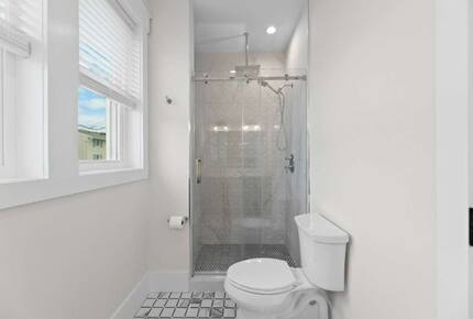 Modern Beach Haven Escape with Endless Amenities - Beach Haven, New Jersey