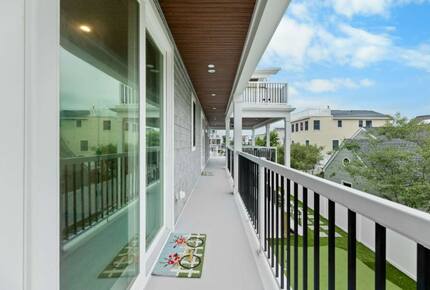 Modern Beach Haven Escape with Endless Amenities - Beach Haven, New Jersey