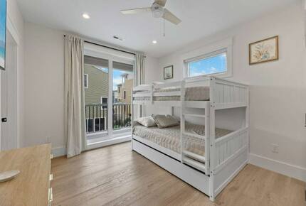 Modern Beach Haven Escape with Endless Amenities - Beach Haven, New Jersey