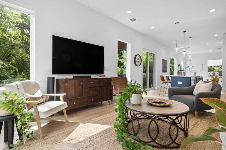 Modern Comfort in Walkable East Austin - Austin, Texas