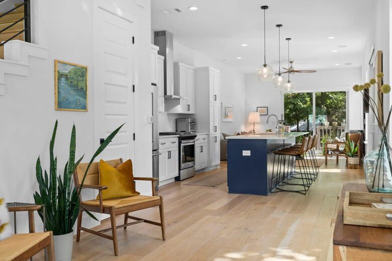 Modern Comfort in Walkable East Austin - Austin, Texas