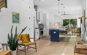 Modern Comfort in Walkable East Austin - Austin, Texas