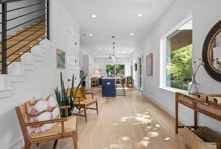 Modern Comfort in Walkable East Austin - Austin, Texas