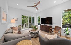 Modern Comfort in Walkable East Austin - Austin, Texas