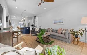 Modern Comfort in Walkable East Austin - Austin, Texas