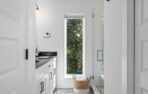 Modern Comfort in Walkable East Austin - Austin, Texas