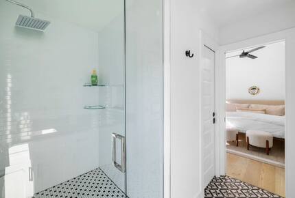 Modern Comfort in Walkable East Austin - Austin, Texas