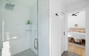 Modern Comfort in Walkable East Austin - Austin, Texas