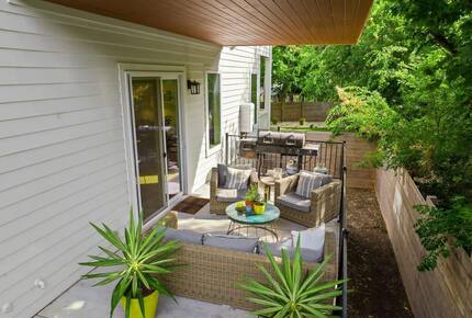 Modern Comfort in Walkable East Austin - Austin, Texas