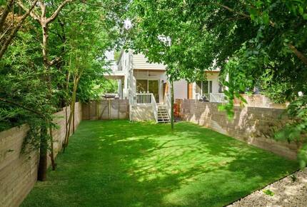 Modern Comfort in Walkable East Austin - Austin, Texas